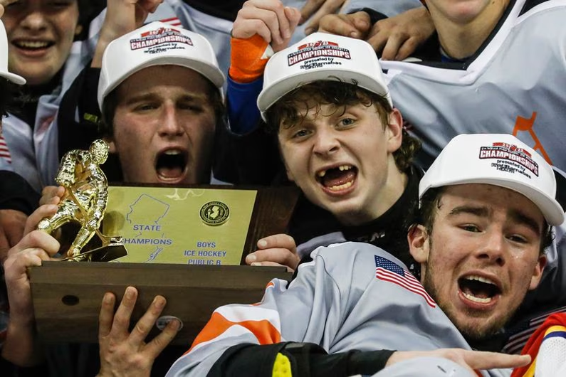 2022-23+Middletown+High+School+North+Hockey+Path+to+the+Title